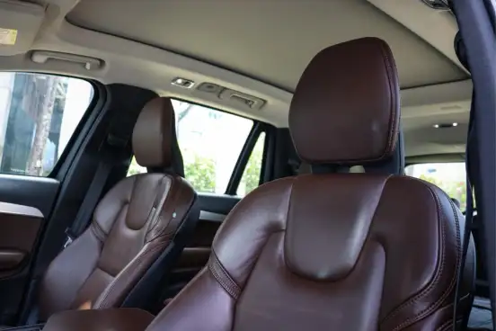 VOLVO-XC90-2018