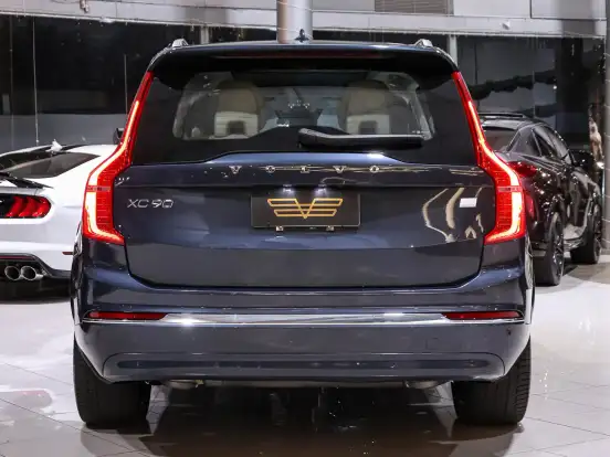 VOLVO-XC90-2022
