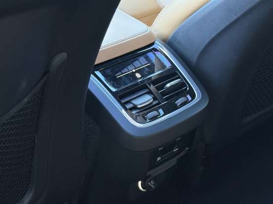 VOLVO-XC90-2.0 T6 GASOLINA MOMENTUM AWD GEARTRONIC VOLVO-XC90-2019