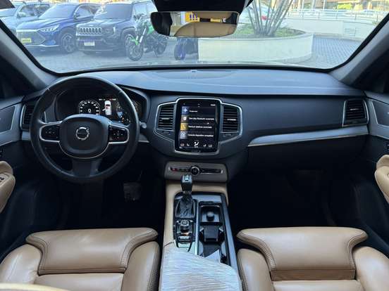 VOLVO-XC90-2019