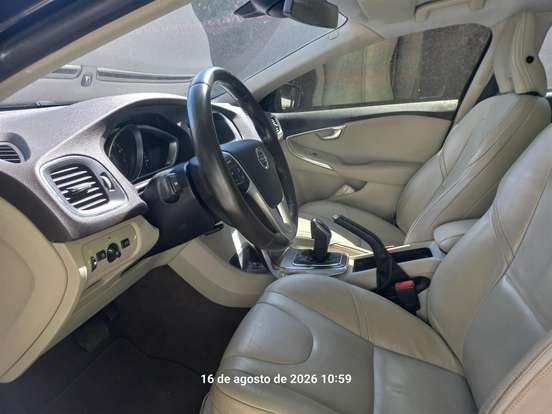 VOLVO-V40-2.0 T4 DYNAMIC TURBO GASOLINA 4P AUTOMÁTICO VOLVO-V40-2014