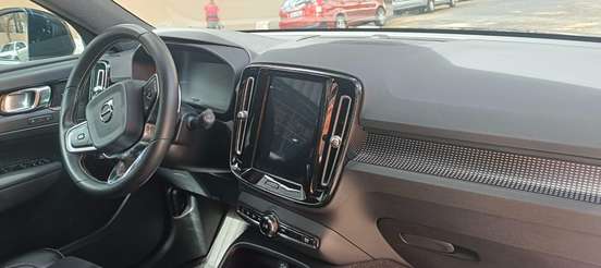 VOLVO-XC40-2.0 T5 GASOLINA R-DESIGN AWD GEARTRONIC VOLVO-XC40-2018