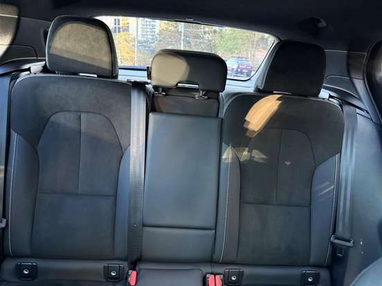 VOLVO-XC40-2023
