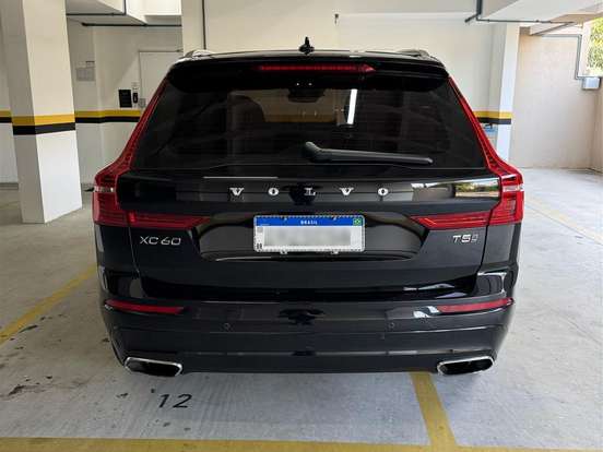 VOLVO-XC60-2.0 T5 GASOLINA MOMENTUM AWD GEARTRONIC VOLVO-XC60-2018