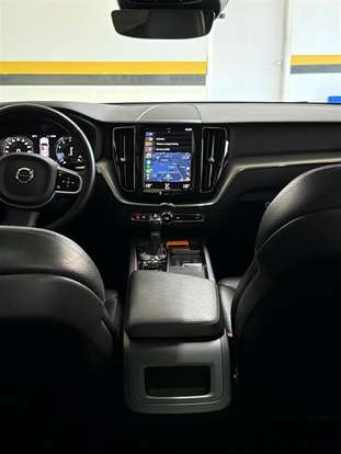 VOLVO-XC60-2018