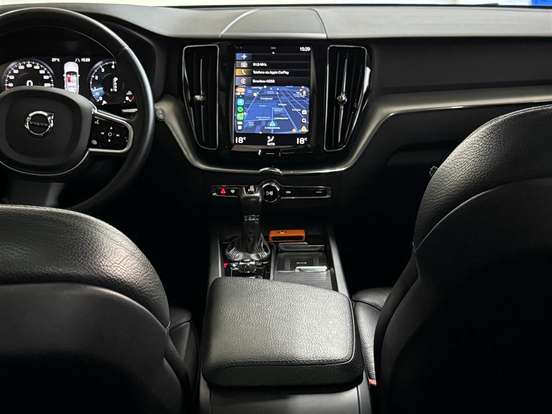 VOLVO-XC60-2.0 T5 GASOLINA MOMENTUM AWD GEARTRONIC VOLVO-XC60-2018