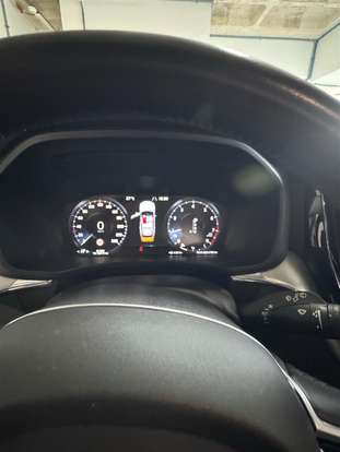 VOLVO-XC60-2018