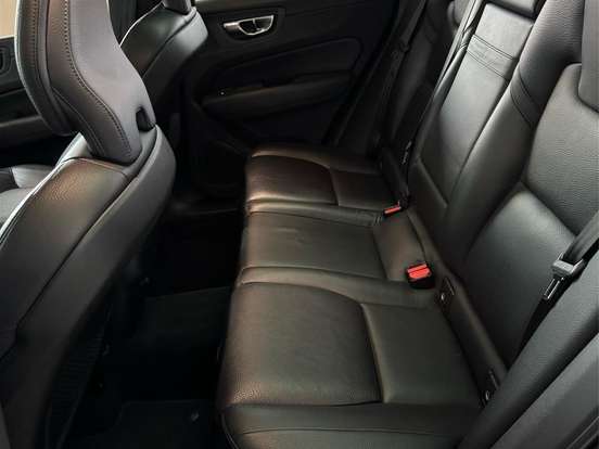 VOLVO-XC60-2.0 T5 GASOLINA MOMENTUM AWD GEARTRONIC VOLVO-XC60-2018