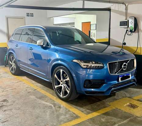 VOLVO-XC90-2019