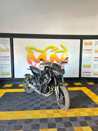 YAMAHA MT-09 YAMAHA MT-09