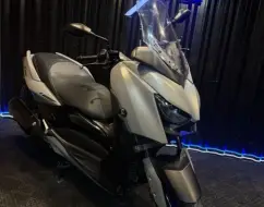 YAMAHA XMAX 300 CONNECTED ABS YAMAHA XMAX 300 CONNECTED ABS