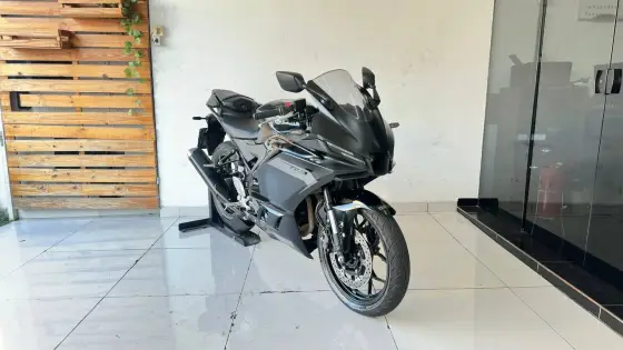 YAMAHA YZF R3 ABS CONNECTED YAMAHA YZF R3 ABS CONNECTED