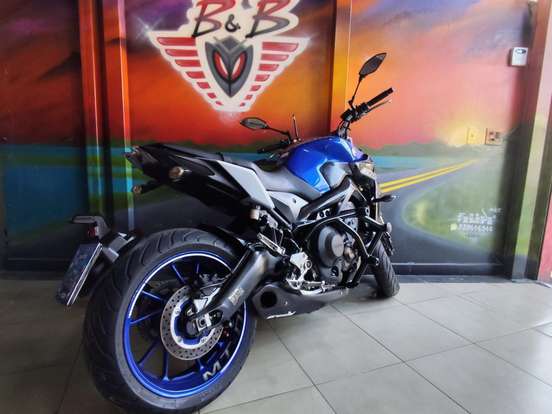 YAMAHA-MT-09 YAMAHA-MT-09-2021