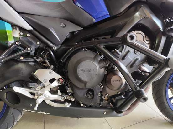 YAMAHA-MT-09-2021