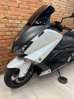 YAMAHA-TMAX-2013