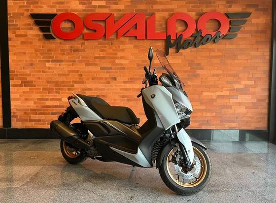 YAMAHA XMAX 300 CONNECTED ABS 