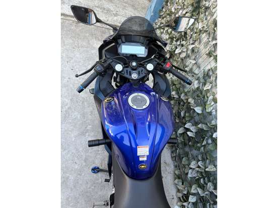 YAMAHA-YZF R15-2025