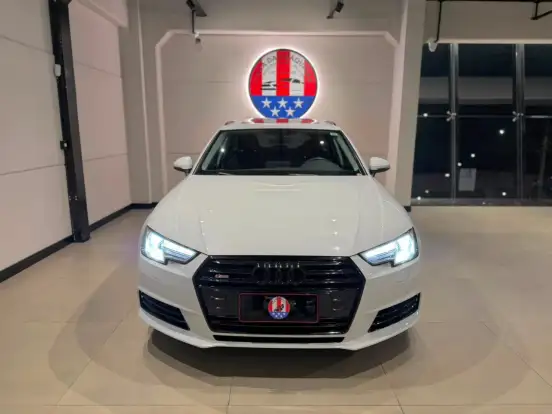 AUDI-A4-2017