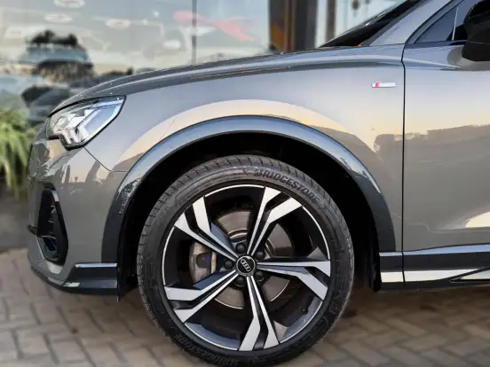 AUDI-Q3-2.0 40 TFSI GASOLINA PERFORMANCE BLACK PLUS QUATTRO TIPTRONIC AUDI-Q3-2023