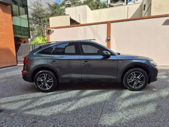 AUDI-Q5-2023
