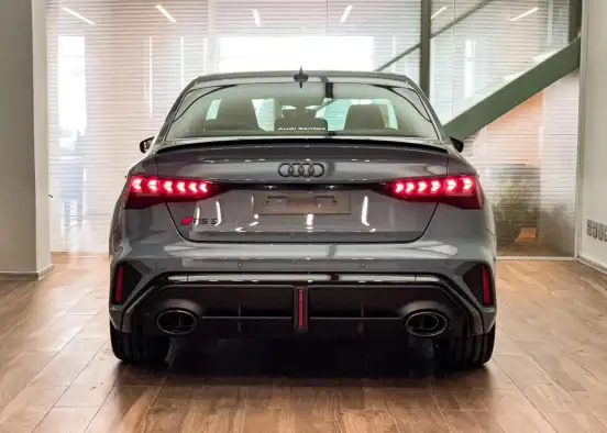 AUDI-RS3-2025