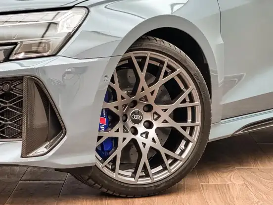 AUDI-RS3-2.5 TFSI GASOLINA SEDAN TRACK QUATTRO S-TRONIC AUDI-RS3-2025