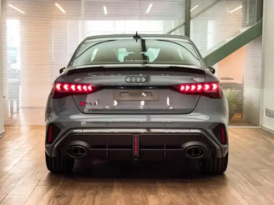AUDI-RS3-2.5 TFSI GASOLINA SEDAN TRACK QUATTRO S-TRONIC AUDI-RS3-2025