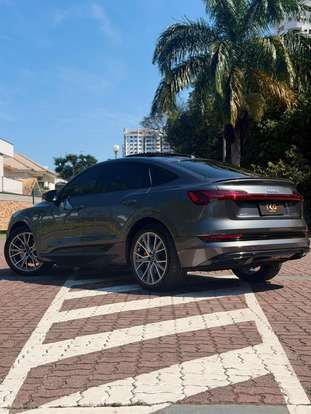 AUDI-E-TRON-2020