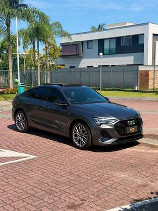 AUDI-E-TRON-2020