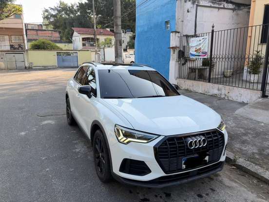 AUDI-Q3-2019