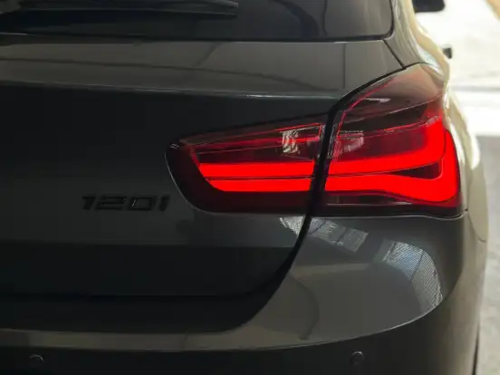 BMW-120i-2.0 16V SPORT ACTIVEFLEX 4P AUTOMÁTICO BMW-120i-2015