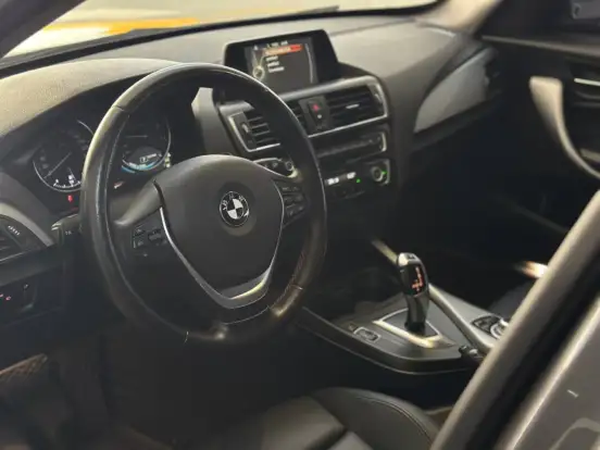 BMW-120i-2.0 16V SPORT ACTIVEFLEX 4P AUTOMÁTICO BMW-120i-2015