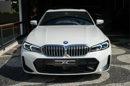 BMW-320i-2024