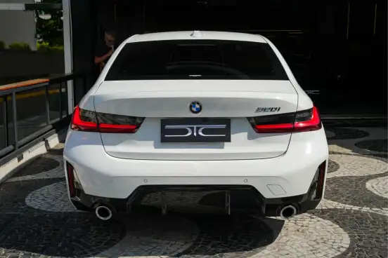 BMW-320i-2024