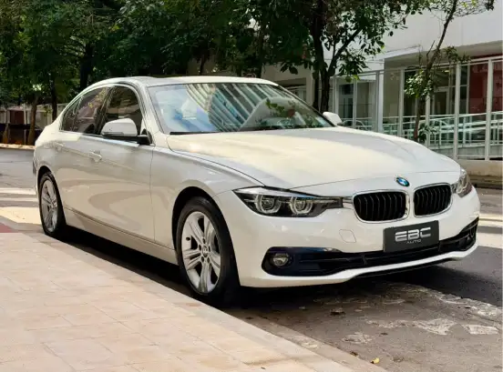 BMW-320i-2018