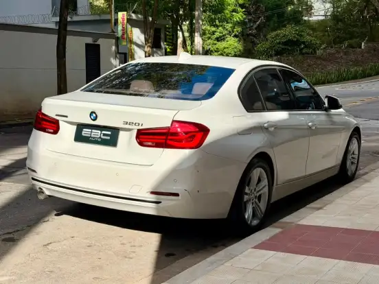 BMW-320i-2.0 SPORT GP 16V TURBO ACTIVE FLEX 4P AUTOMÁTICO BMW-320i-2018
