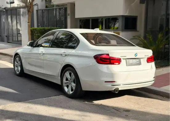 BMW-320i-2018