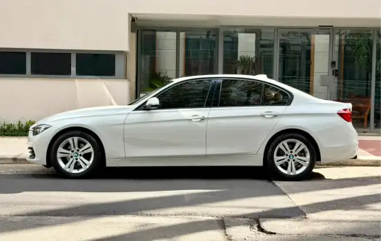 BMW-320i-2018