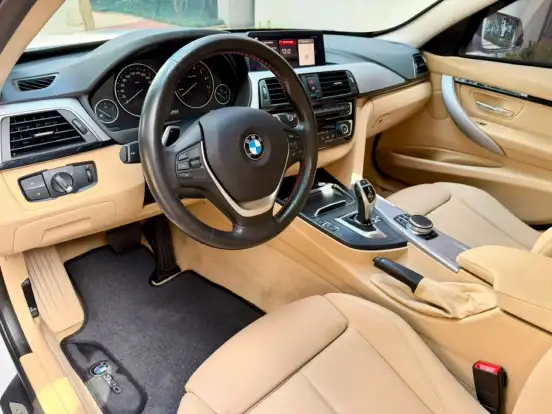 BMW-320i-2018