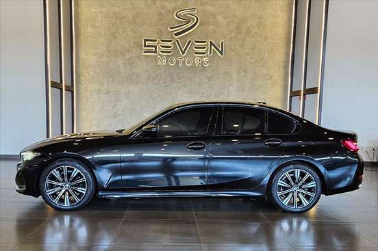 BMW-320i-2023