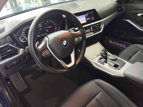 BMW-320i-2021