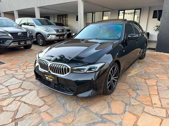 BMW-320i-2023