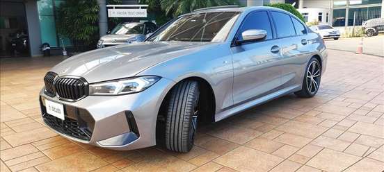 BMW-320i-2023
