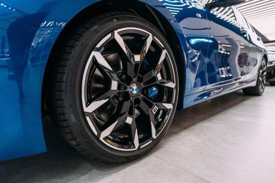 BMW-320i-2026