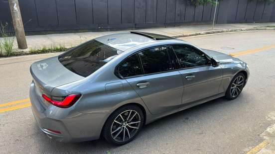 BMW-320i-2024
