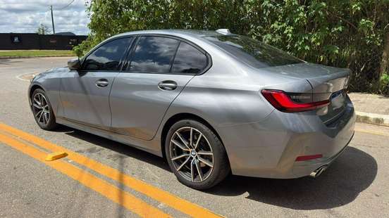BMW-320i-2024