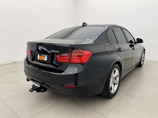 BMW-320i-2013