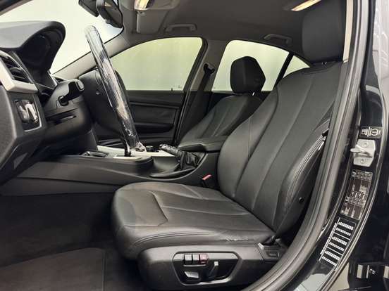 BMW-320i-2.0 16V TURBO GASOLINA 4P AUTOMÁTICO BMW-320i-2013