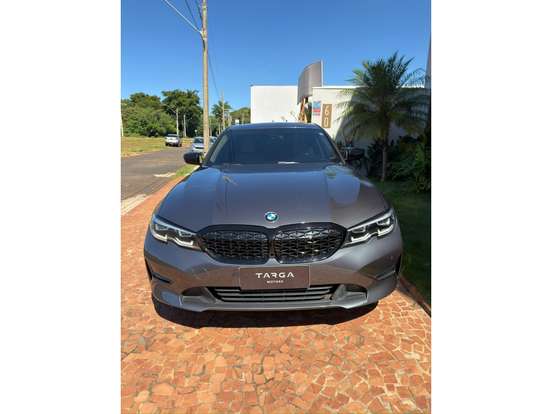 BMW-320i-2020
