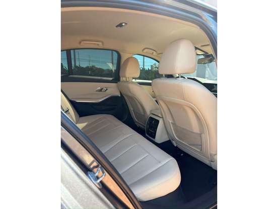 BMW-320i-2020